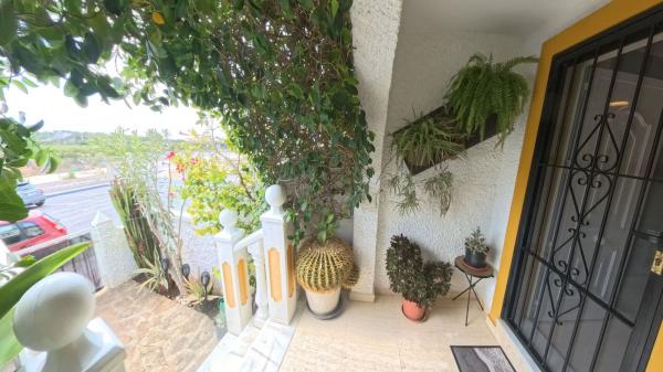 Chalet adosado en Avenida de Noruega, 22, Mediterráneo-Novamar, Gran Alacant thumbnail 3