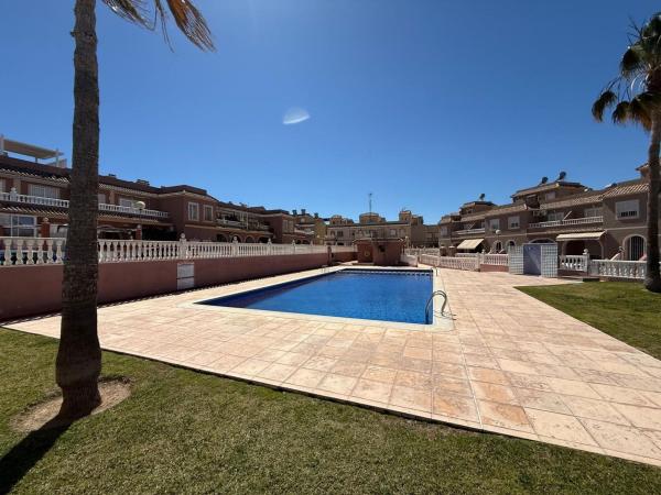 Casa o chalet independiente en Calle de Creta, Monte y Mar, Gran Alacant thumbnail 2