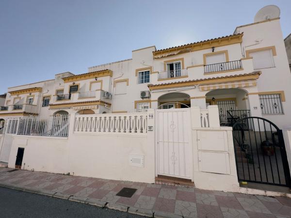 Chalet adosado en Avenida D'Escandinàvia, 23, Gran Vista-Olivo de Oro, Gran Alacant thumbnail 3
