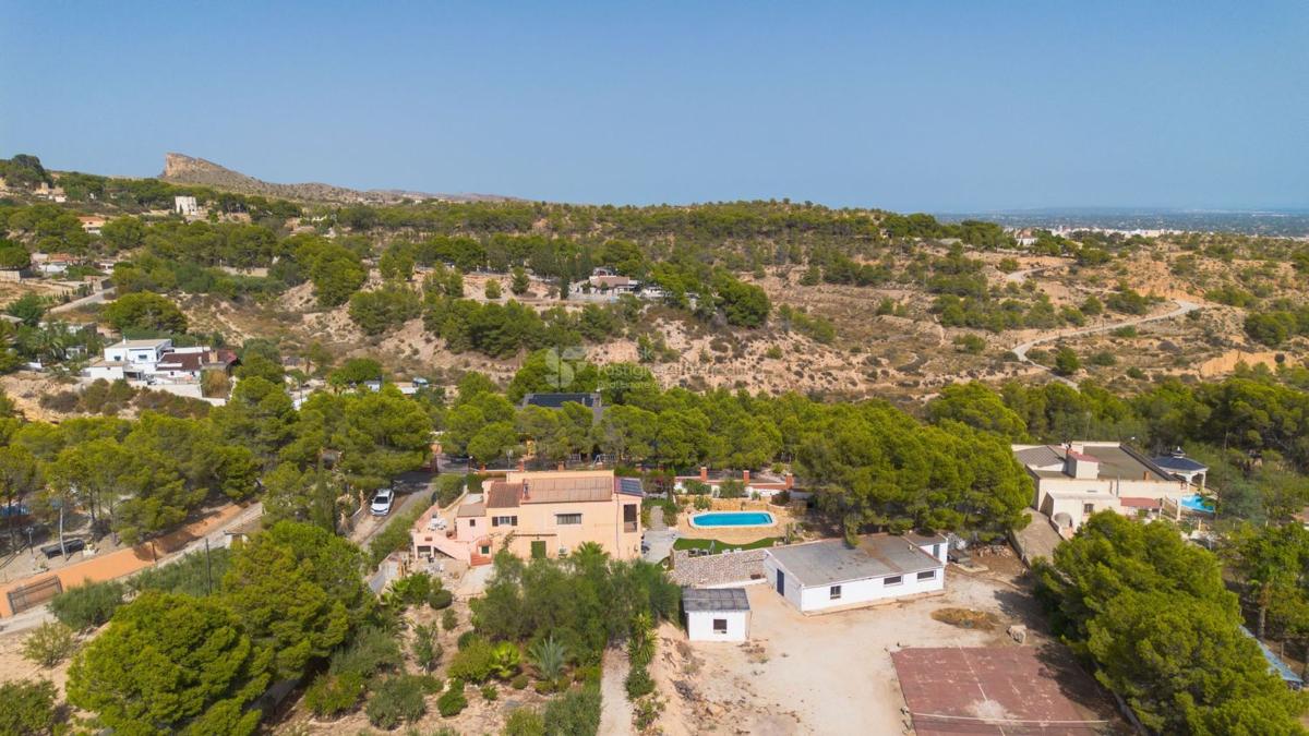 Properties for sale and rent in Spain photo 5