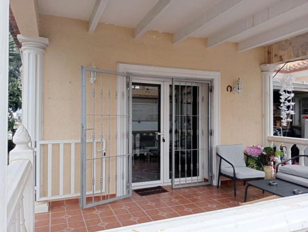 Chalet adosado en Els Poblets photo 1