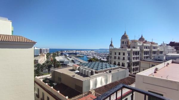 Продажа квартиры на Piso en Calle San Telmo, Casco Histórico-Santa Cruz, Alicante / Alacant, Аликанте / Алакант
thumbnail 2