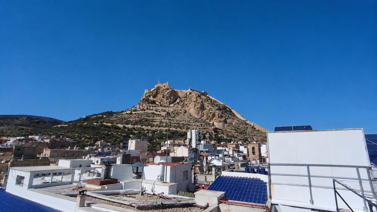 Venta de piso en Piso en Calle San Telmo, Casco Histórico-Santa Cruz, Alicante / Alacant, Alicante / Alacant
 photo 4