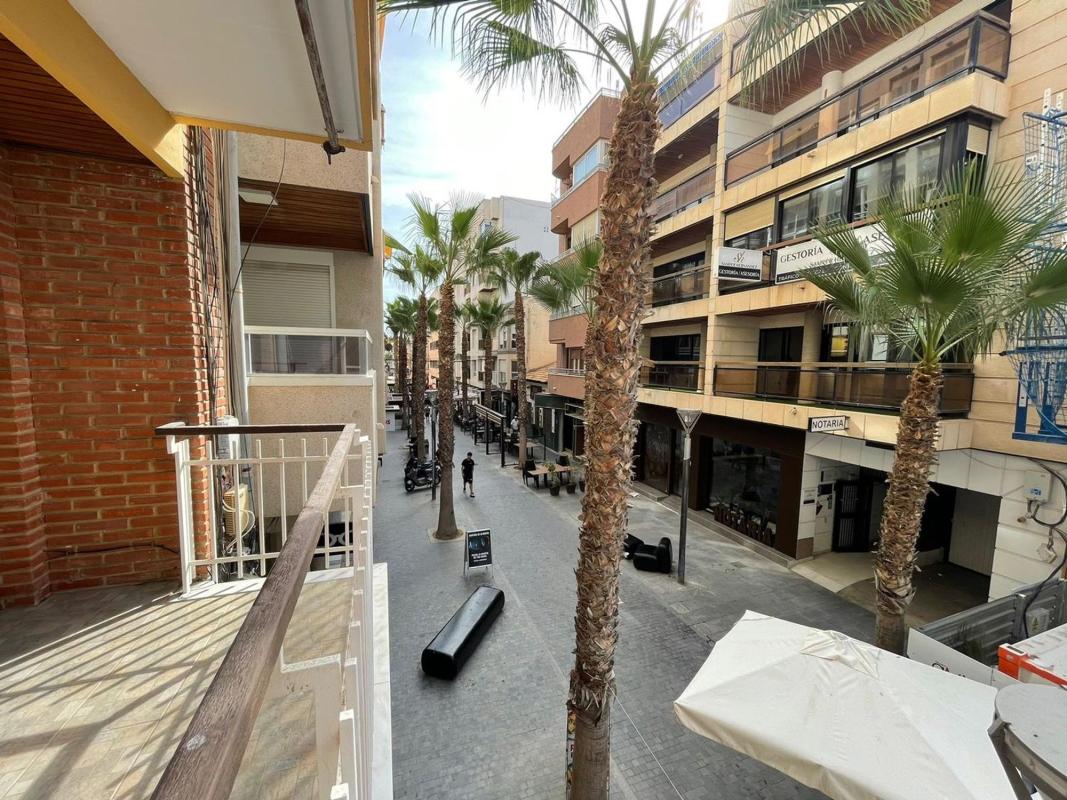 Venta de piso en Piso en Calle Canónigo Torres, 15, Centro - Muelle Pesquero, Torrevieja, Torrevieja
 photo 2