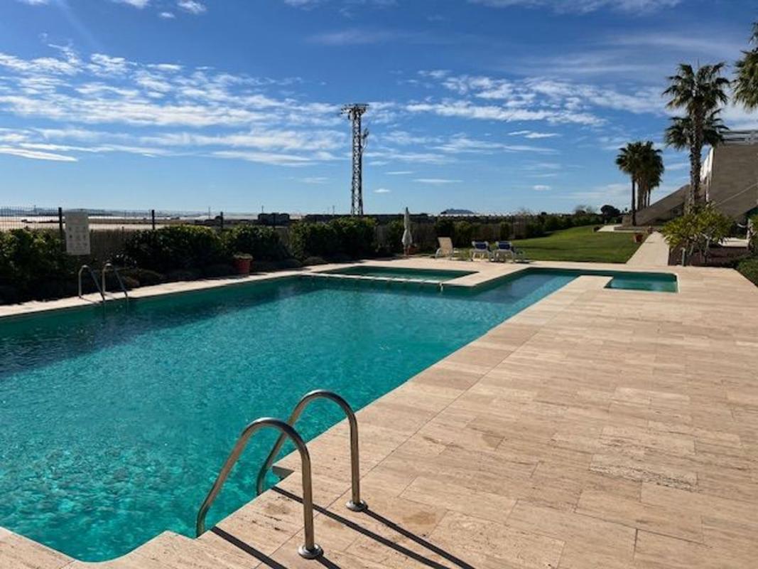 Продажа дуплекса на Dúplex en Severiano Ballesteros, 60, Pinar de Campoverde, Pilar de la Horadada, Пилар де ла Орадада photo 2