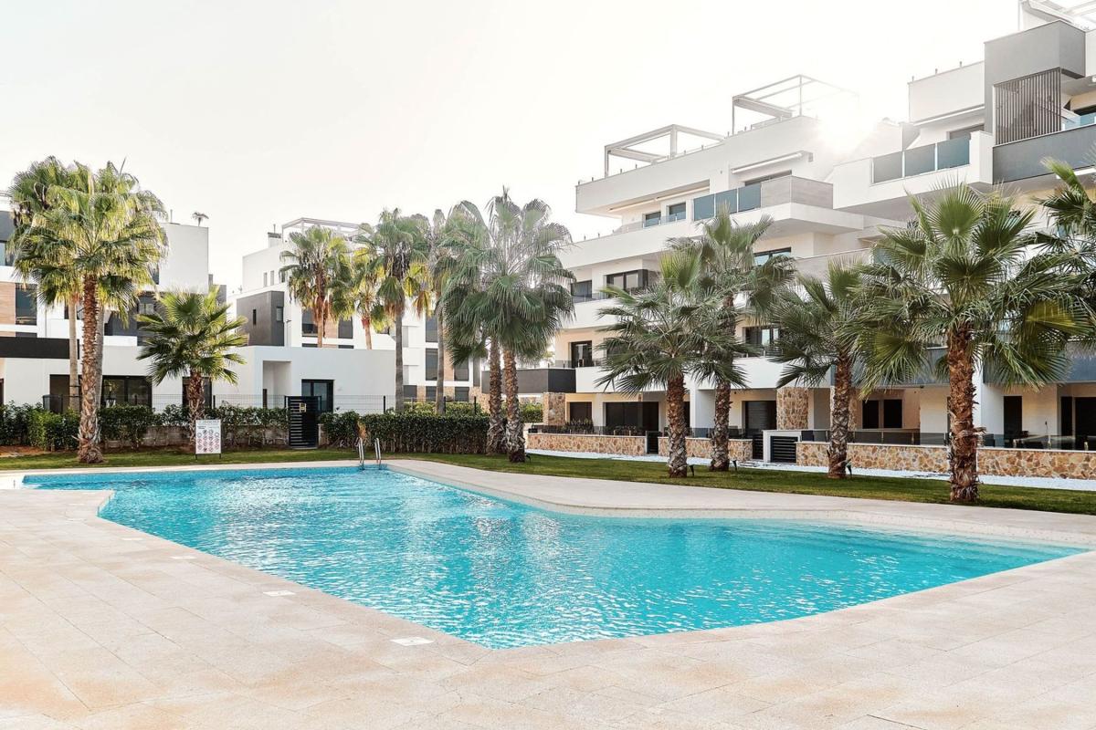 Продажа квартиры на Piso en Calle Lagos de Covadonga, 5, Zona Lago - Los Almendros, Orihuela, Ориуэла
photo 1