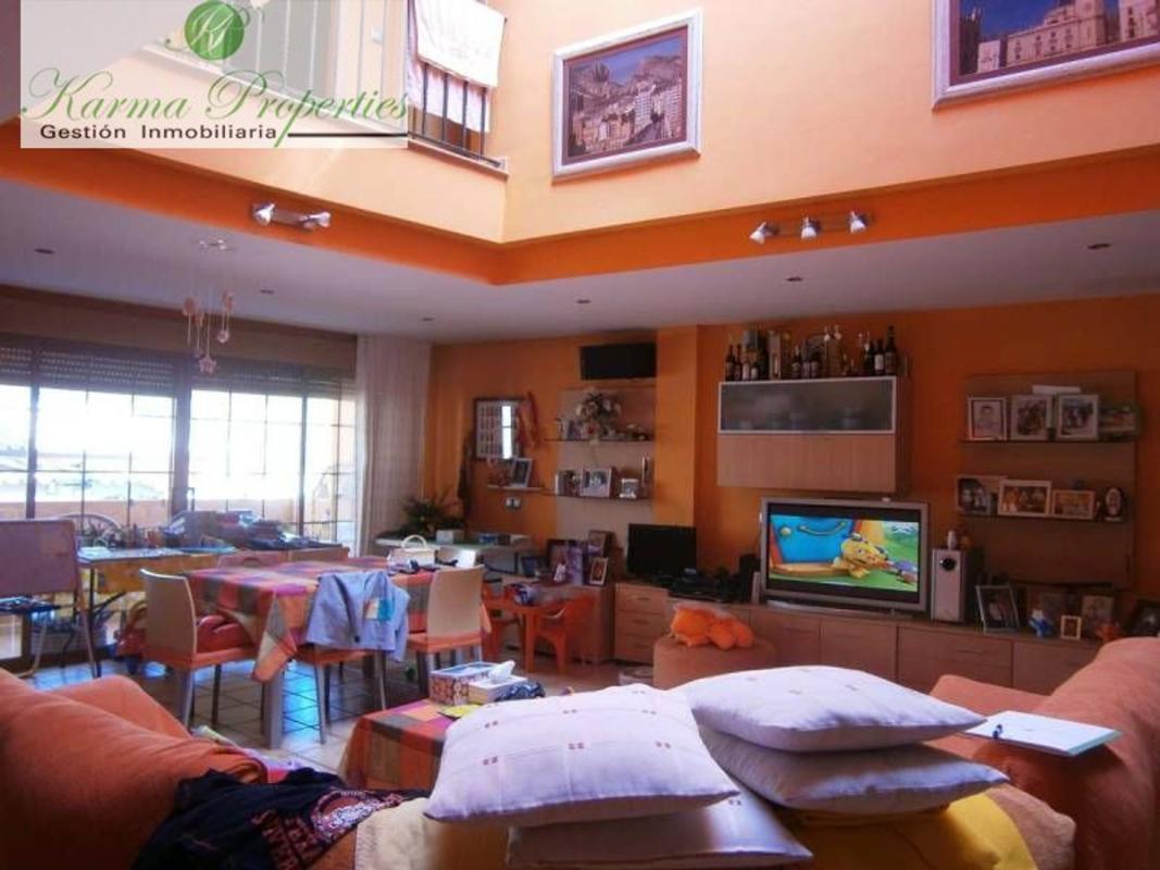 Propiedades en venta y alquiler en España photo 1