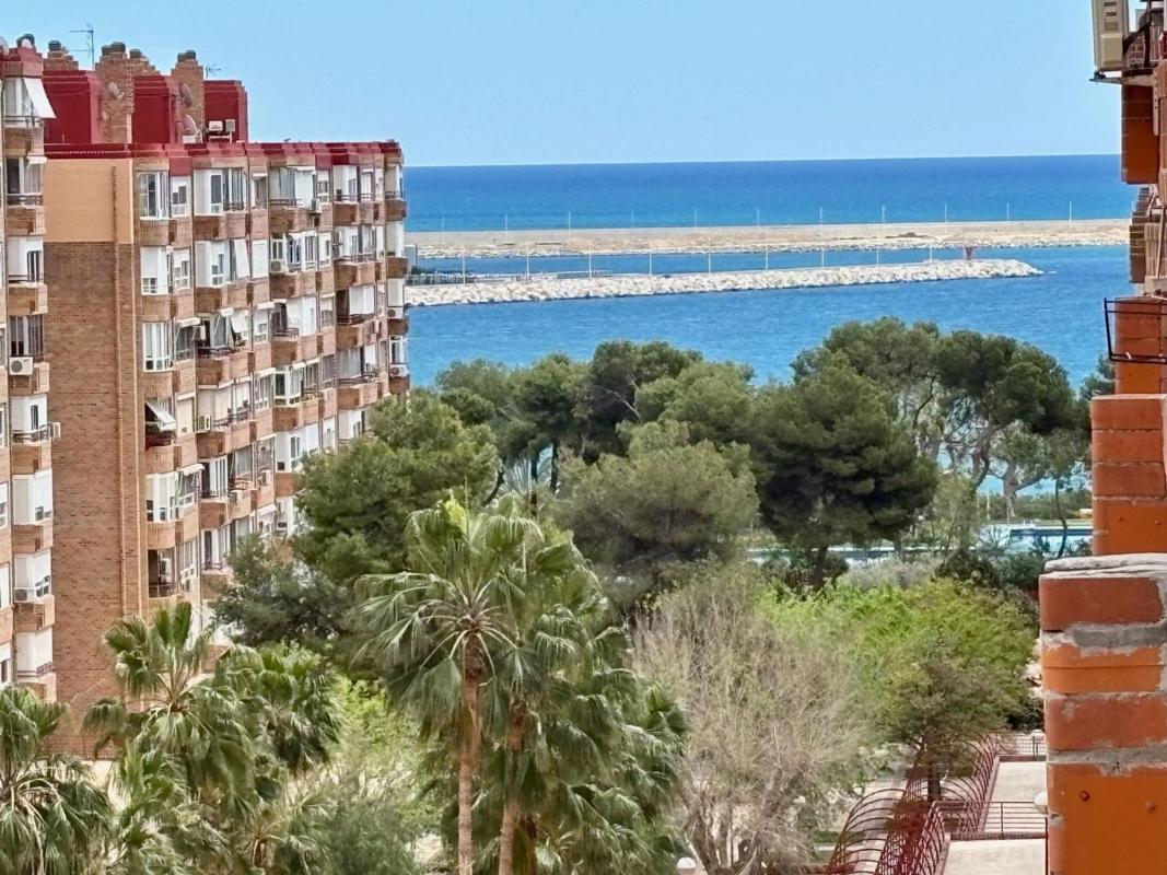 Sprzedaż mieszkania w Piso en Calle Deportista Joaquín Blume, El Palmeral-Urbanova-Tabarca, Alicante / Alacant, Alicante / Alacant
photo 3