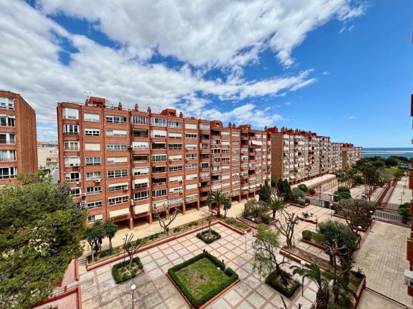 Sale of flat in Piso en Calle Deportista Joaquín Blume, El Palmeral-Urbanova-Tabarca, Alicante / Alacant, Alicante
 photo 4