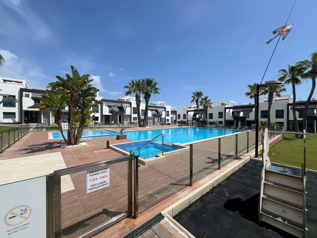 Продажа квартиры на Piso en Calle Granate, La Zenia, Orihuela, Ориуэла
photo 1