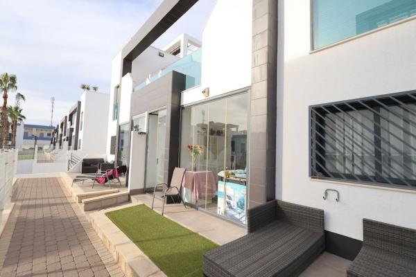 Продажа квартиры на Piso en Oasis beach s/n, La Zenia, Orihuela, Ориуэла
thumbnail 2