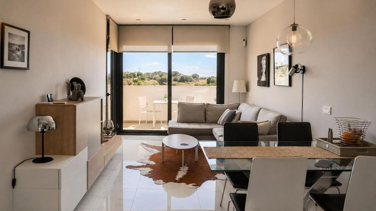 Продажа квартиры на Piso en Calle Laguna de Sariñena, Zona Lago - Los Almendros, Orihuela, Ориуэла
 photo 2