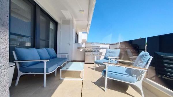 Продажа квартиры на Piso en Calle Laguna de Sariñena, Zona Lago - Los Almendros, Orihuela, Ориуэла
thumbnail 3