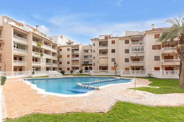Venta de piso en Piso en Calle Antonio Machado, Antonio Machado, Torrevieja, Torrevieja
 photo 1