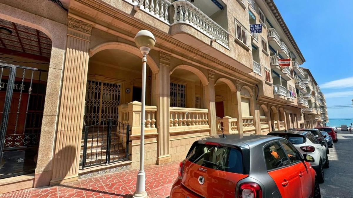 Продажа квартиры на Piso en Calle Jorge Juan, Guardamar Playa, Guardamar del Segura, Гуардамар-дель-Сегура
photo 1