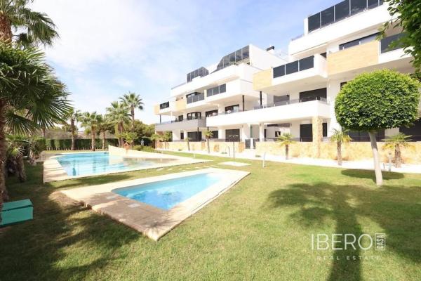 Продажа квартиры на Piso en Calle Lagos de Covadonga, Zona Lago - Los Almendros, Orihuela, Ориуэла
photo 1