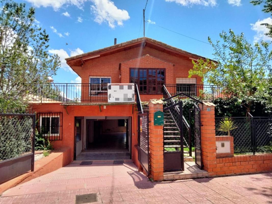 Propiedades en venta y alquiler en España photo 1