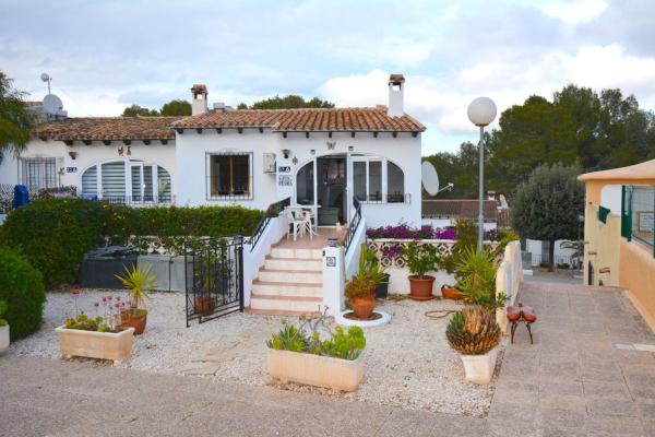 Chalet adosado en Pinar de Advocat-Cometa, Moraira photo 1