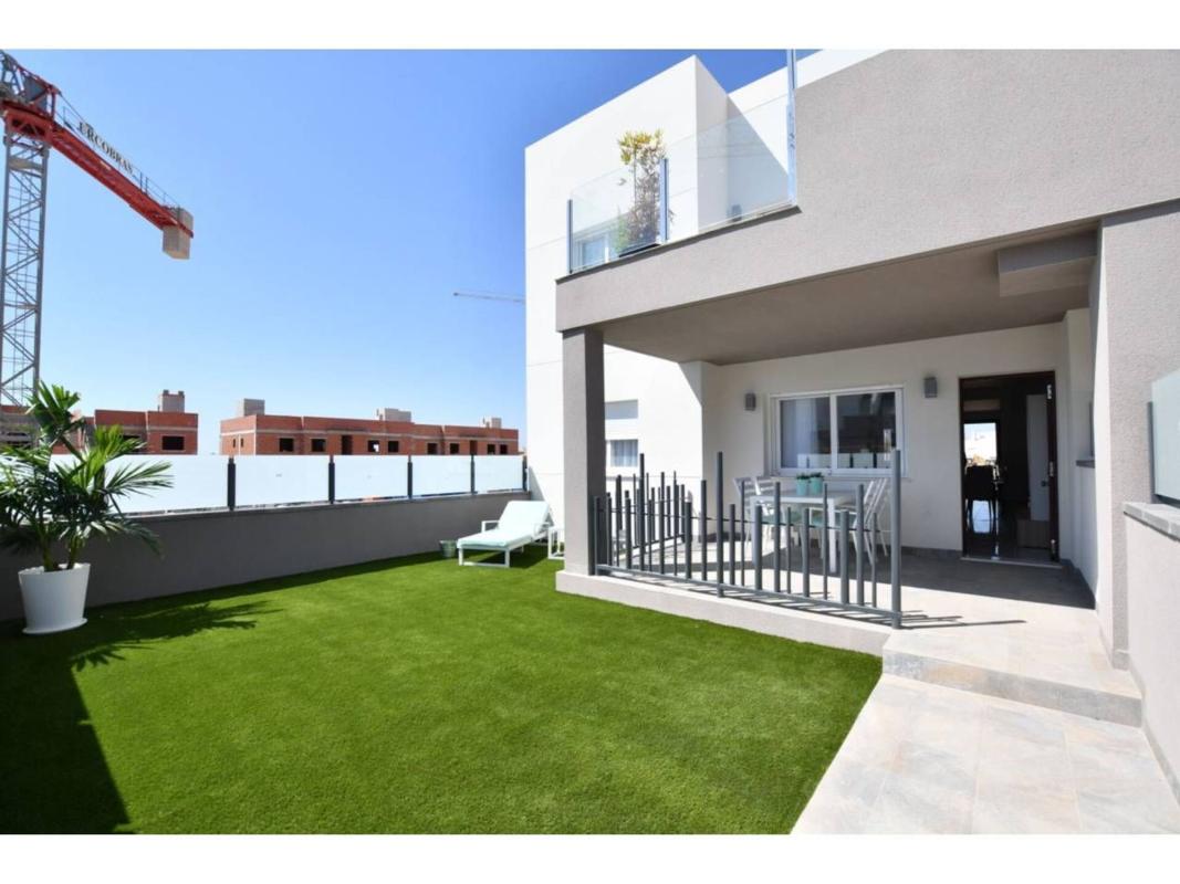 Продажа квартиры на Piso en La Cañada - Los Alcores, San Miguel de Salinas, Сан-Мигель-де-Салинас
photo 1