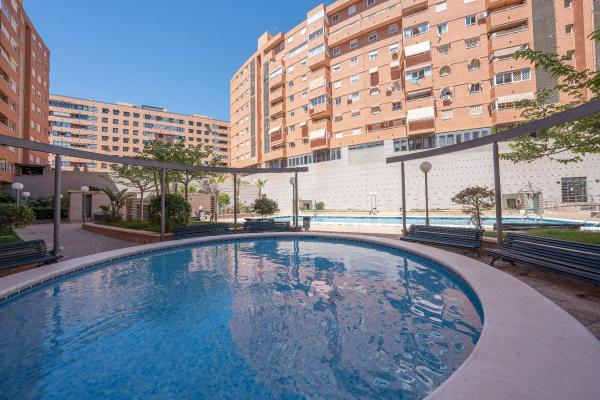 Sale of flat in Piso en Garbinet - Parque de las Avenidas, Alicante / Alacant, Alicante
thumbnail 2