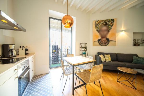Продажа квартиры на Piso en Calle Cienfuegos, Casco Histórico-Santa Cruz, Alicante / Alacant, Аликанте / Алакант
photo 1