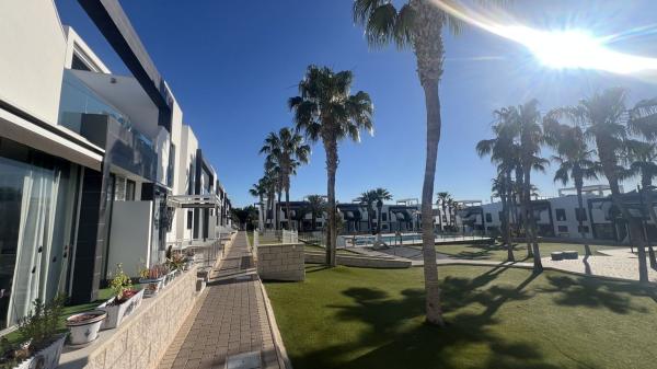 Sprzedaż mieszkania w Piso en Calle Granate, La Zenia, Orihuela, Orihuela
photo 1