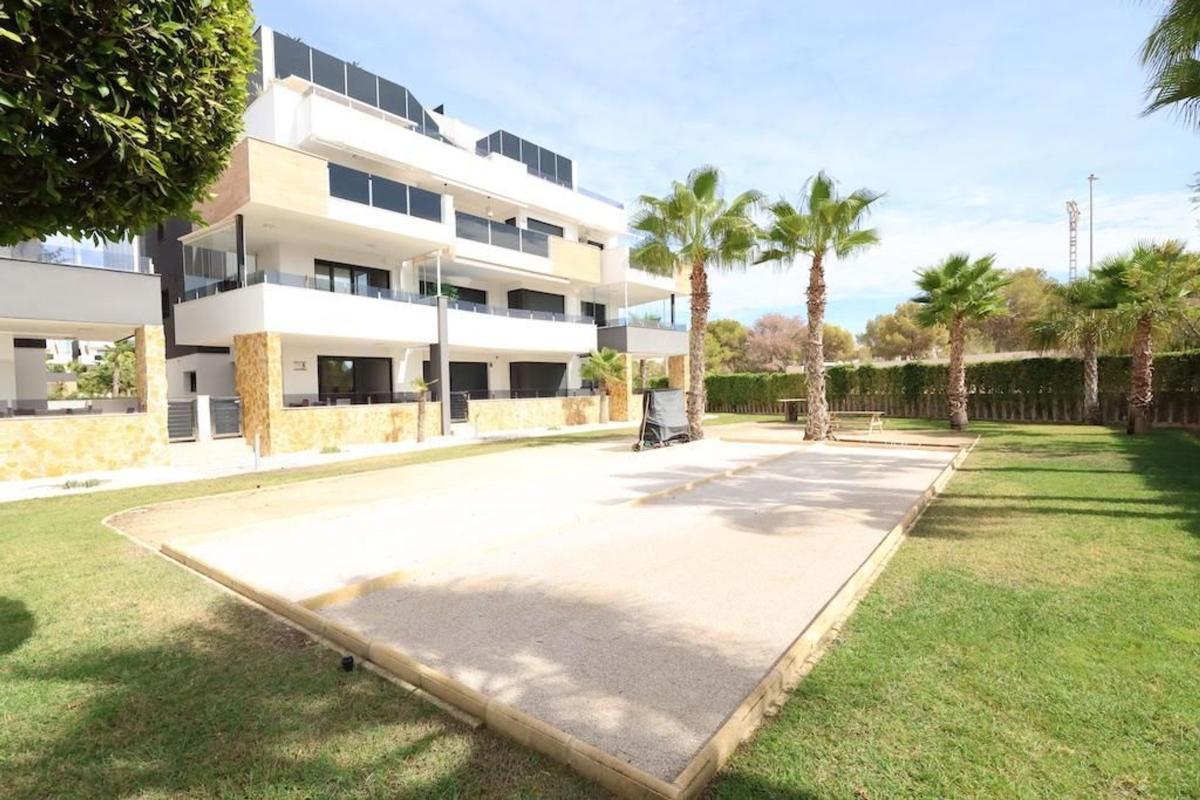 Sprzedaż mieszkania w Piso en Zona Lago - Los Almendros, Orihuela, Orihuela
photo 5