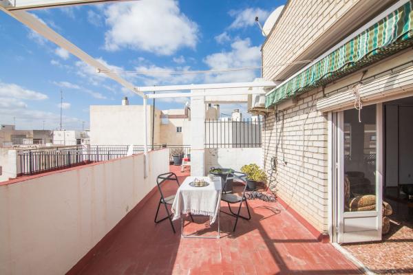 Аттик на продажу в  Ático en CL Poeta Miguel Hernandez, 119, Reina Victoria-Miguel Hernández, Elche / Elx, Эльче / Эльх photo 1
