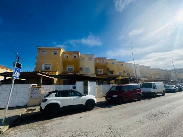 Chalet adosado en Centro Urbano, Denia thumbnail 2