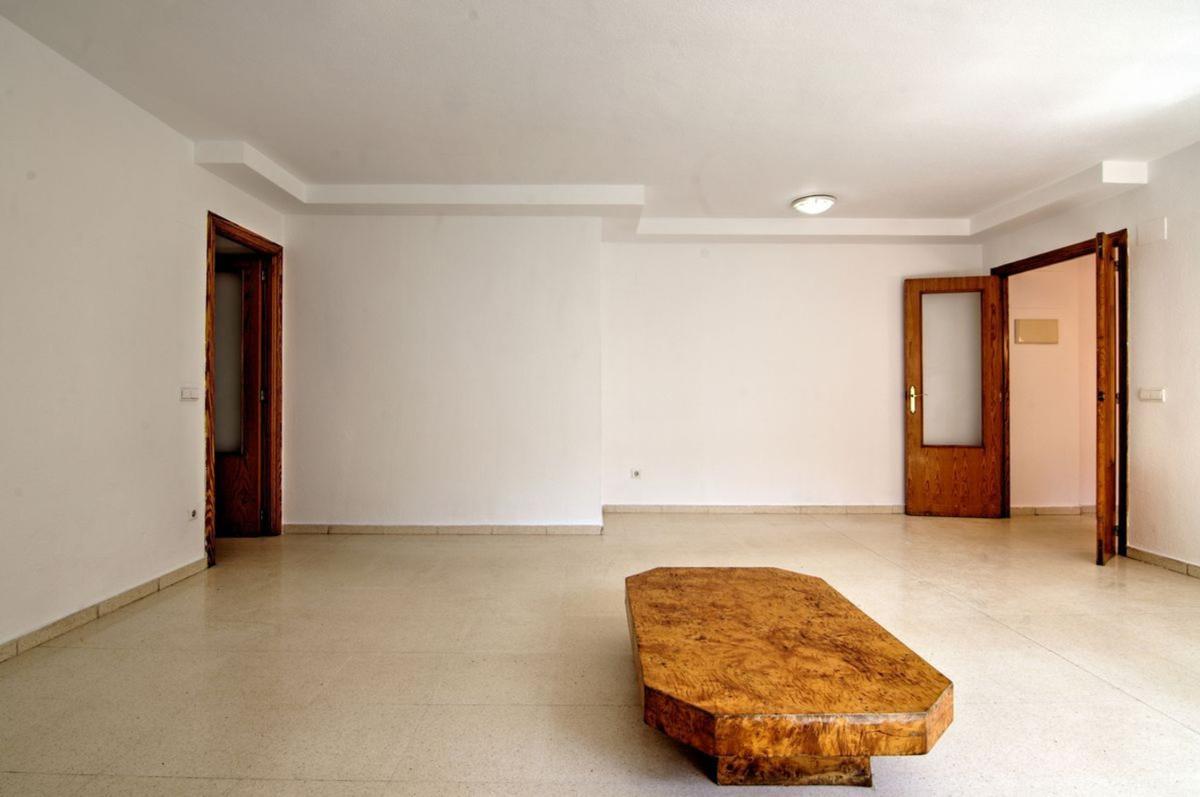 Venta de piso en Piso en Avenida Ciudad de Matanzas, Paus, Alicante / Alacant, Alicante / Alacant
 photo 2