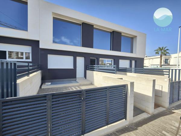Chalet adosado en Calle de Xipre, Monte y Mar, Gran Alacant thumbnail 2