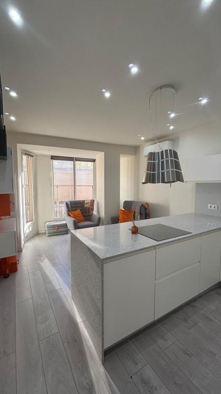 Продажа квартиры на Piso en Calle José Gutiérrez Petén, 21, Mercado, Alicante / Alacant, Аликанте / Алакант
 photo 2