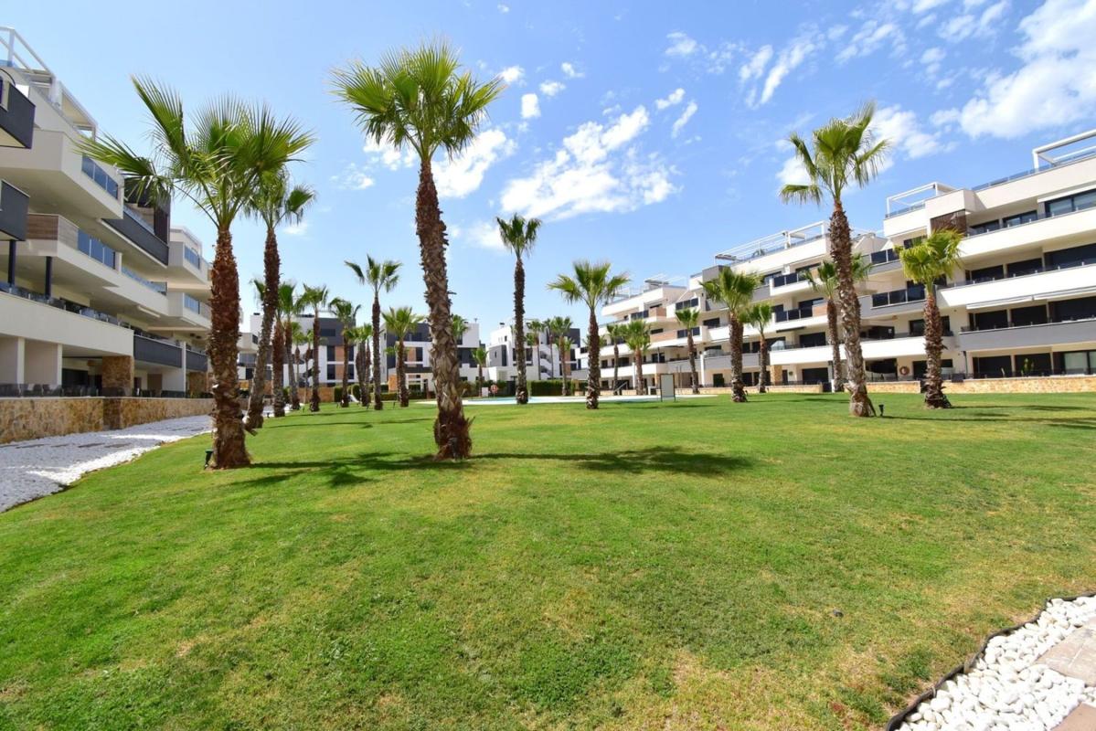 Sprzedaż mieszkania w Piso en Zona Lago - Los Almendros, Orihuela, Orihuela
photo 1