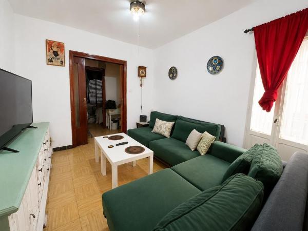 Venta de piso en Piso en Calle Santo Tomás, Casco Histórico-Santa Cruz, Alicante / Alacant, Alicante / Alacant
photo 1