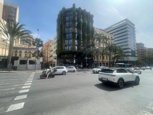 Venta de piso en Piso en Plaza de San Cristóbal, Casco Histórico-Santa Cruz, Alicante / Alacant, Alicante / Alacant
photo 1