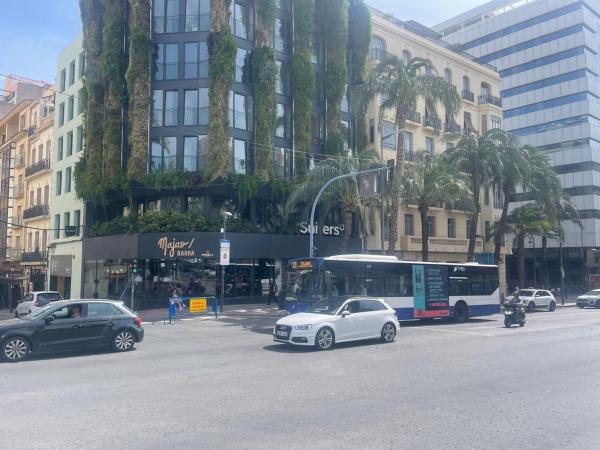 Venta de piso en Piso en Plaza de San Cristóbal, Casco Histórico-Santa Cruz, Alicante / Alacant, Alicante / Alacant
thumbnail 2