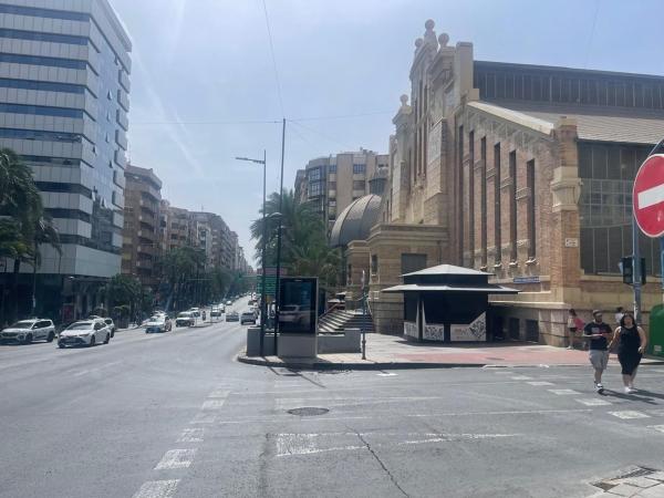 Venta de piso en Piso en Plaza de San Cristóbal, Casco Histórico-Santa Cruz, Alicante / Alacant, Alicante / Alacant
thumbnail 3