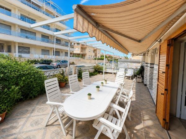 Chalet wolnostojący na sprzedaż w  Casa o chalet en Calas de Santiago Bernabeu, Santa Pola, Santa Pola photo 4