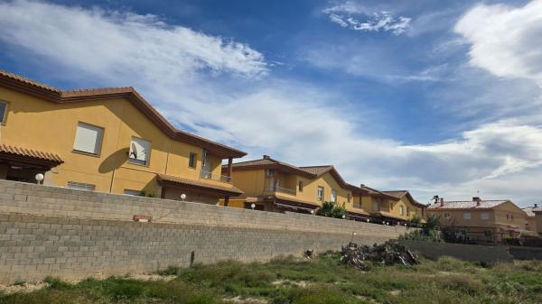 Casa o chalet independiente en Calle Florencia, Club de Campo, Elda photo 1