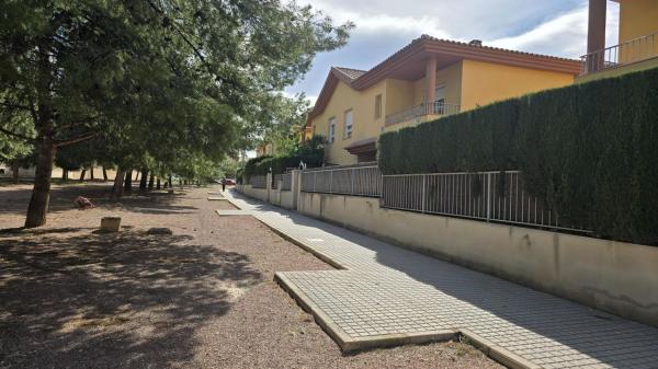 Casa o chalet independiente en Calle Florencia, Club de Campo, Elda thumbnail 2