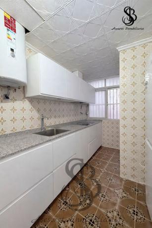 Venta de piso en Piso en Calle Colon, Centro Tradicional, Alicante / Alacant, Alicante / Alacant
 photo 4