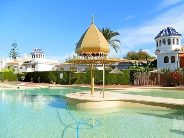 Independent chalet for sale in Casa o chalet en Arenales del Sol, Elche / Elx, Elche / Elx
thumbnail 2