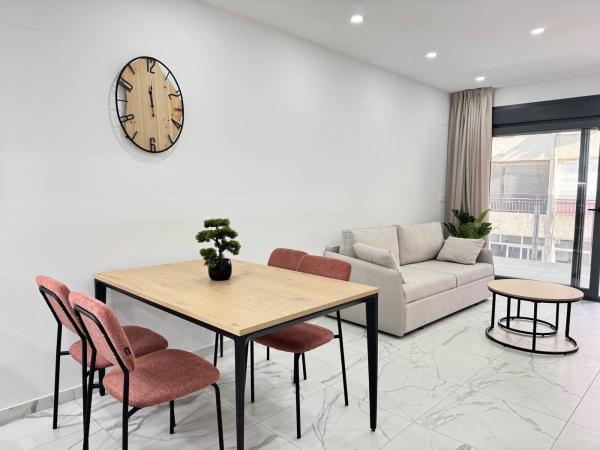 Venta de piso en Piso en Calle la Loma, 55, Avenida Habaneras - Curva de Palangre, Torrevieja, Torrevieja
 photo 1