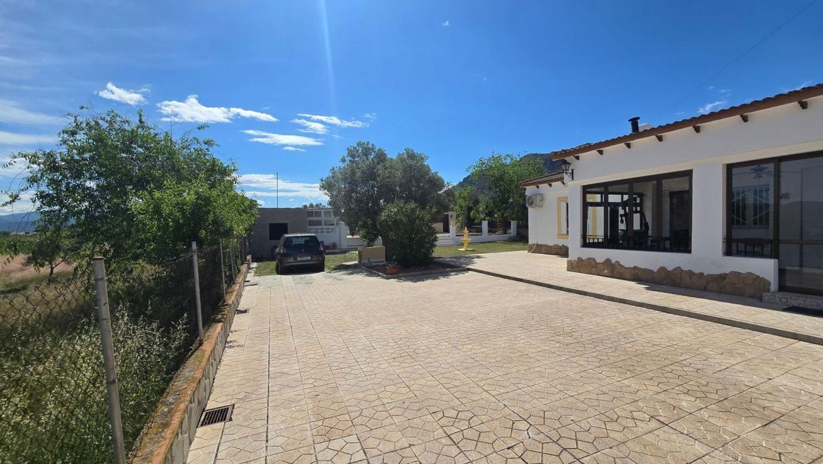 Продажа загородного участка в Finca rústica en Sax , Сакс photo 4
