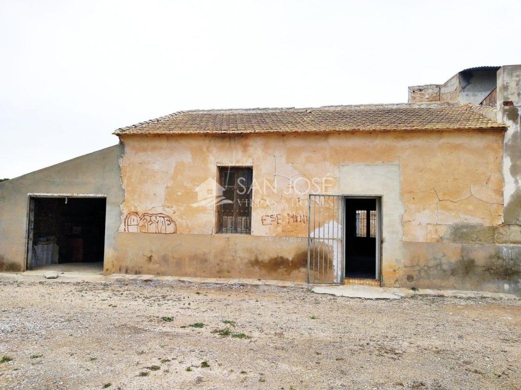 Propiedades en venta y alquiler en España photo 1