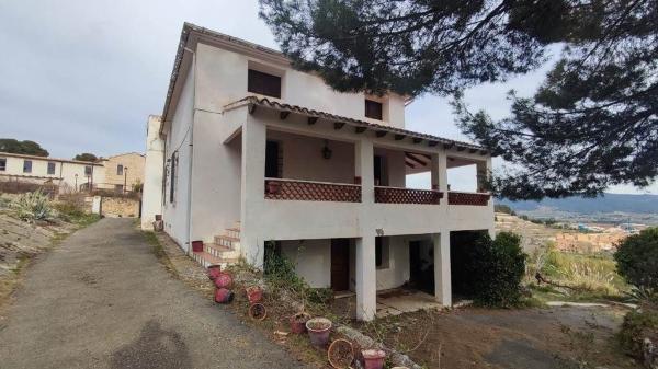 Chalet adosado en Ibi photo 1