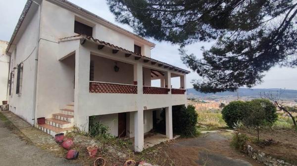Chalet adosado en Ibi thumbnail 3