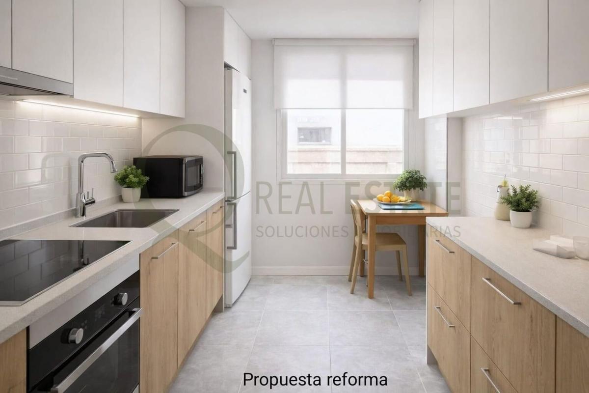 Venta de piso en Piso en Centro Tradicional, Alicante / Alacant, Alicante / Alacant
 photo 2