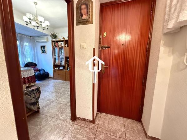 Venta de piso en Piso en Valdes, Centro Tradicional, Alicante / Alacant, Alicante / Alacant
thumbnail 3