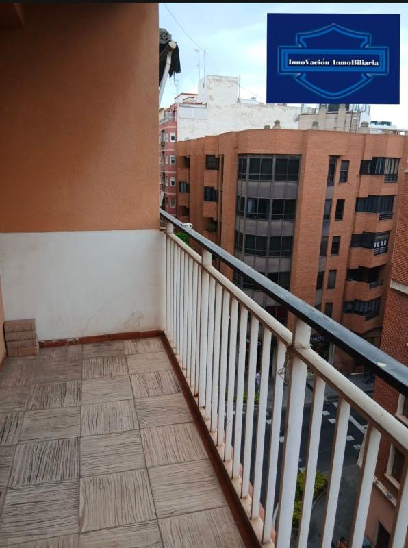 Sprzedaż mieszkania w Piso en Reyes Catolicos, 34, Ensanche-Diputación, Alicante / Alacant, Alicante / Alacant
photo 2